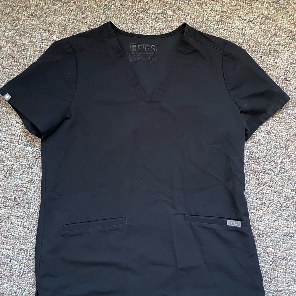 FIGS Casma Three-Pocket Scrub Top Small Black